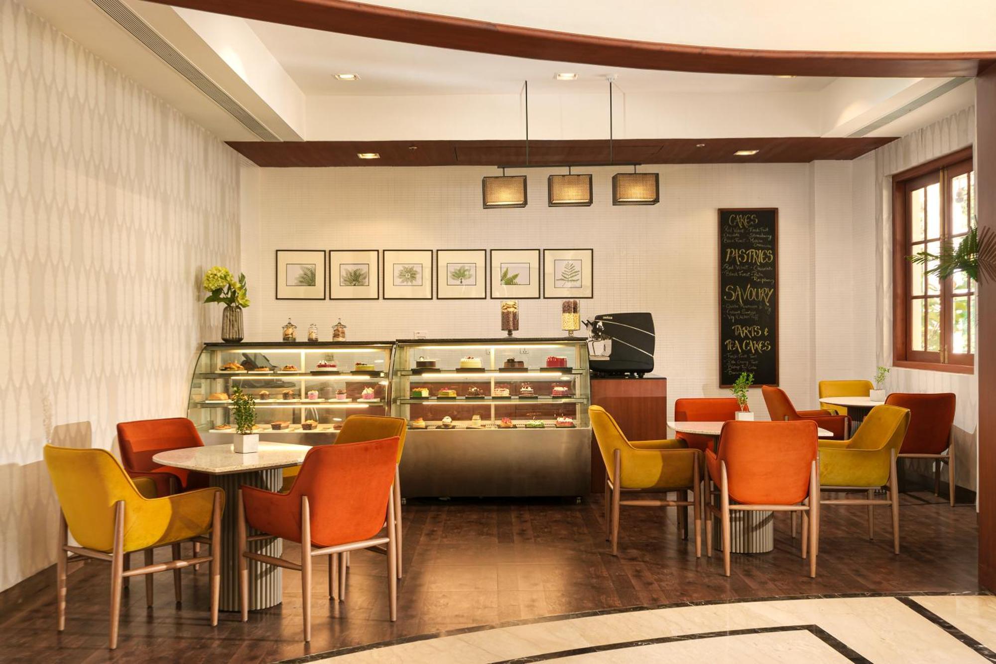Dlf Club 5 Hotel Gurgaon Exterior photo